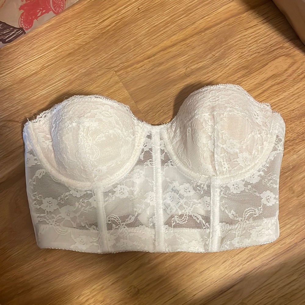 White lace bustier bra